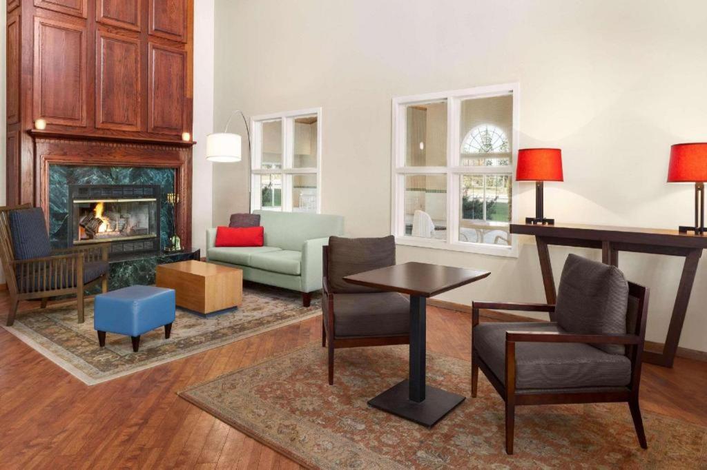 Country Inn & Suites By Radisson, Fort Dodge, Ia Dış mekan fotoğraf